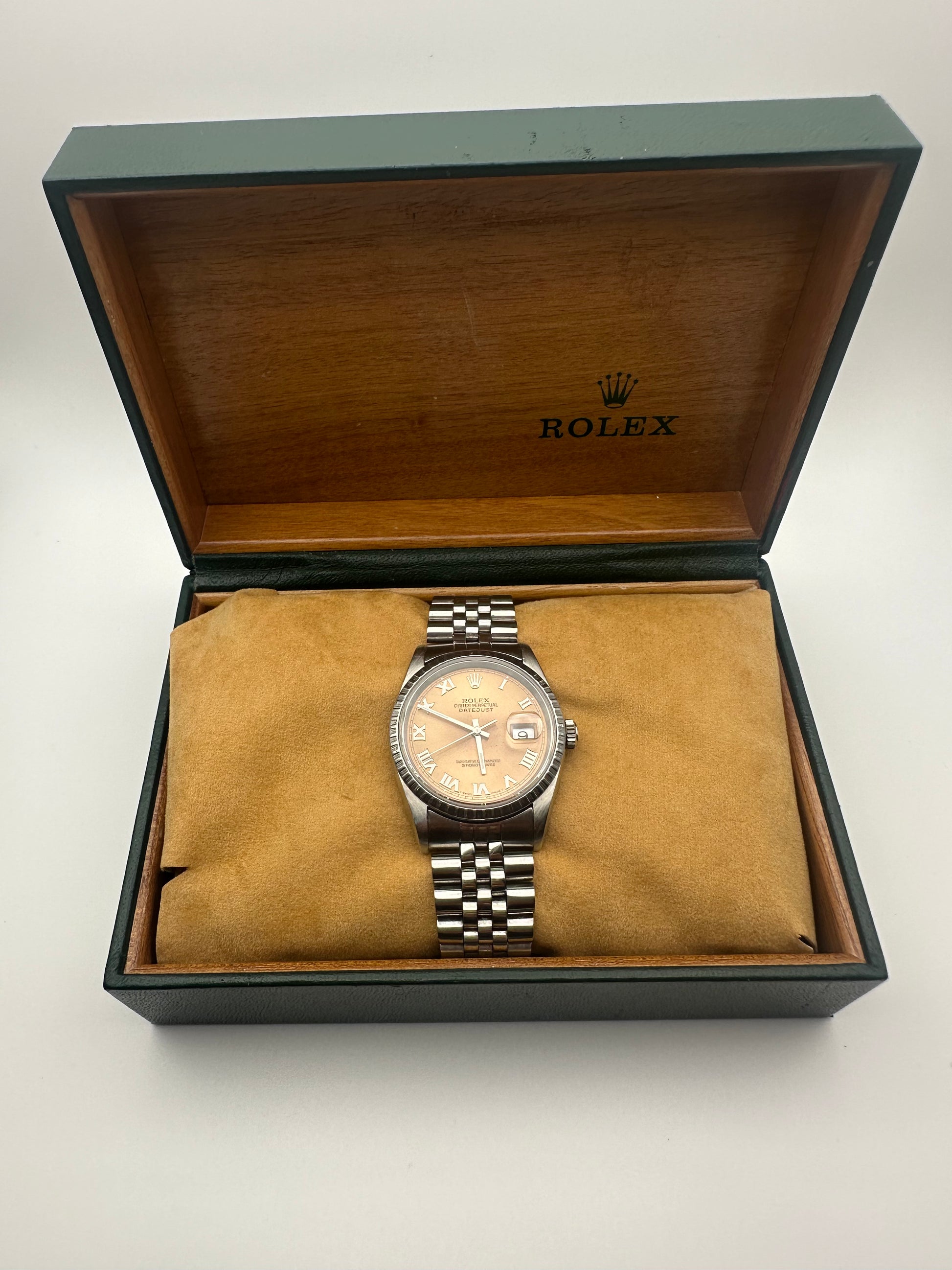 Rolex Datejust 36mm – Rare Salmon Dial, Jubilee, Full Set (1997 Ref. 16220)- PRE-OWNED