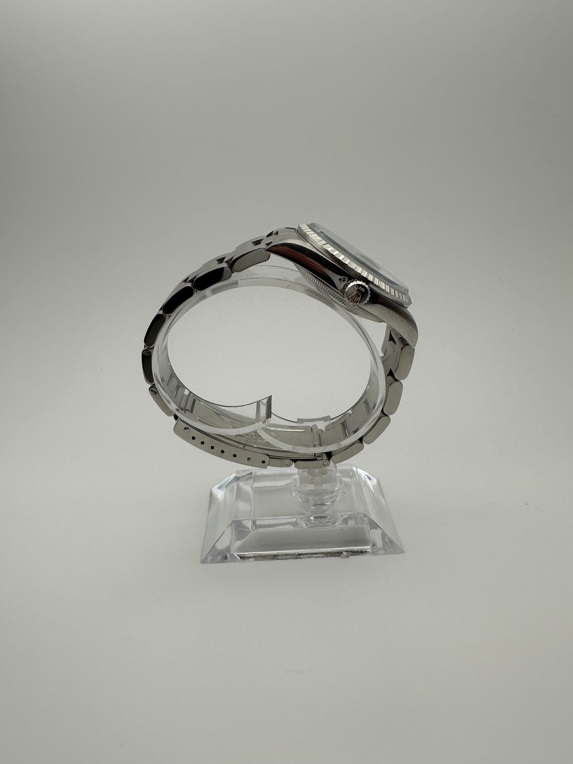 Rolex Datejust 36mm – White Dial, Oyster Bracelet, Full Set (2000 Ref. 16220) – PRE-OWNED