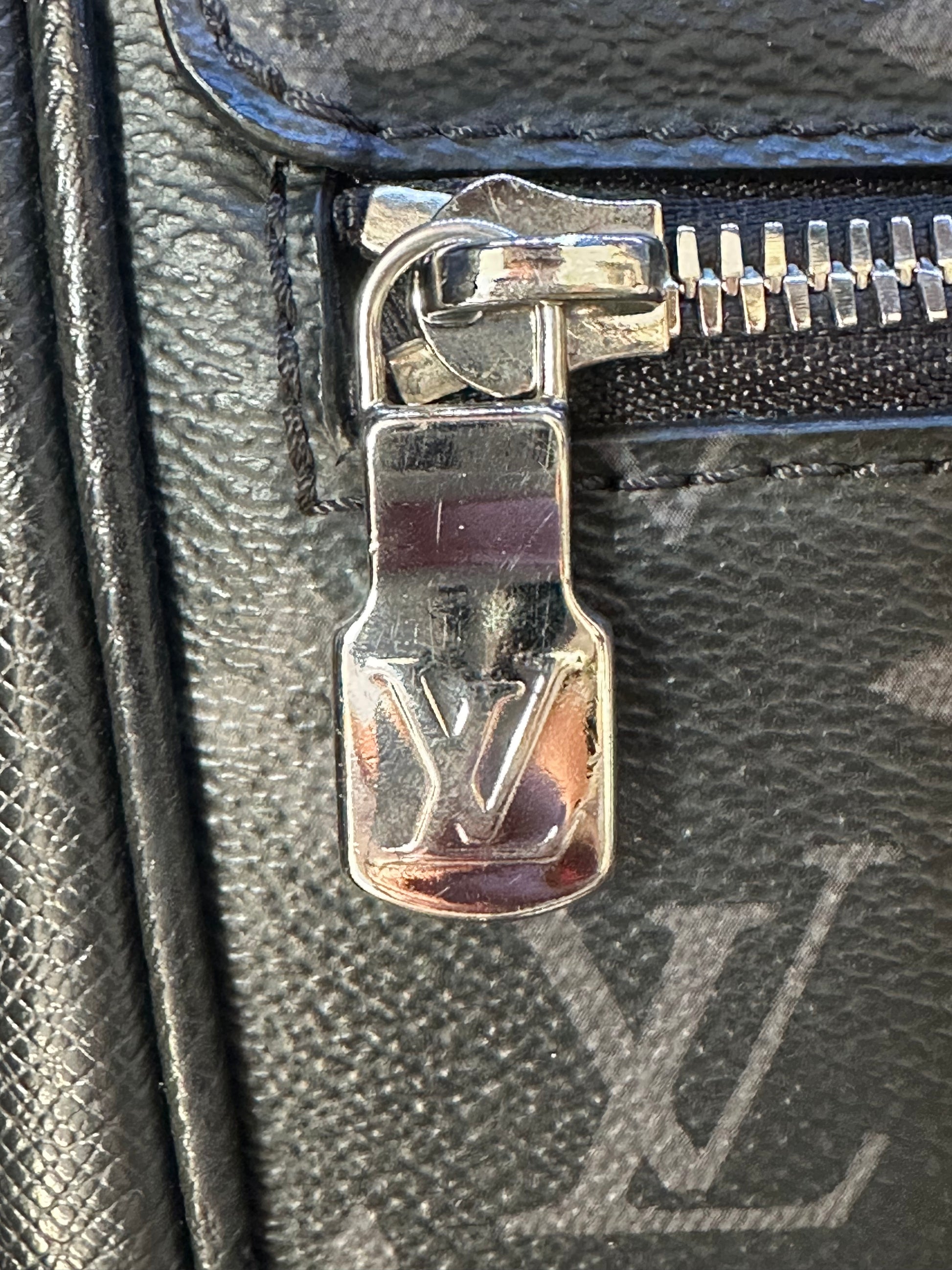 LOUIS VUITTON MESSENGERAMA MONOGRAM ECLIPSE BAG – PRE-OWNED